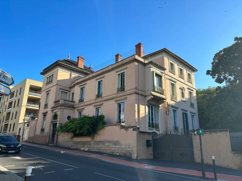 Architecte pour réhabilitation immeuble Villefranche : Consolider les fondations et ravalement de façade pour améliorer la note DPE